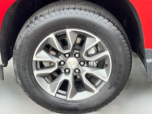 Used 2023 Chevrolet Silverado 1500 LT AWD/4WD image 31