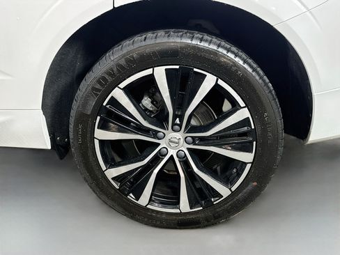 Used 2023 Volvo XC60 B5 Plus w/ Climate Package AWD/4WD image 31