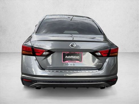 Used 2020 Nissan Altima 2.5 SR w/ Premium Package AWD/4WD image 6