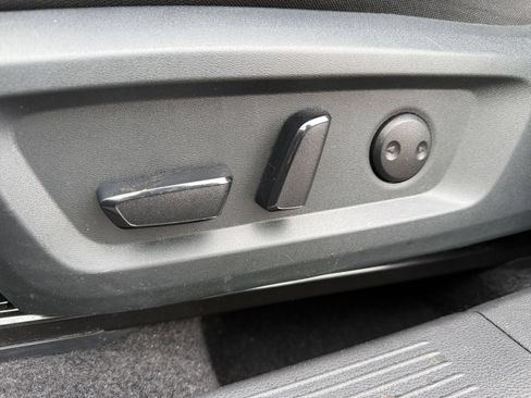 Used 2025 Nissan Rogue SV FWD image 22