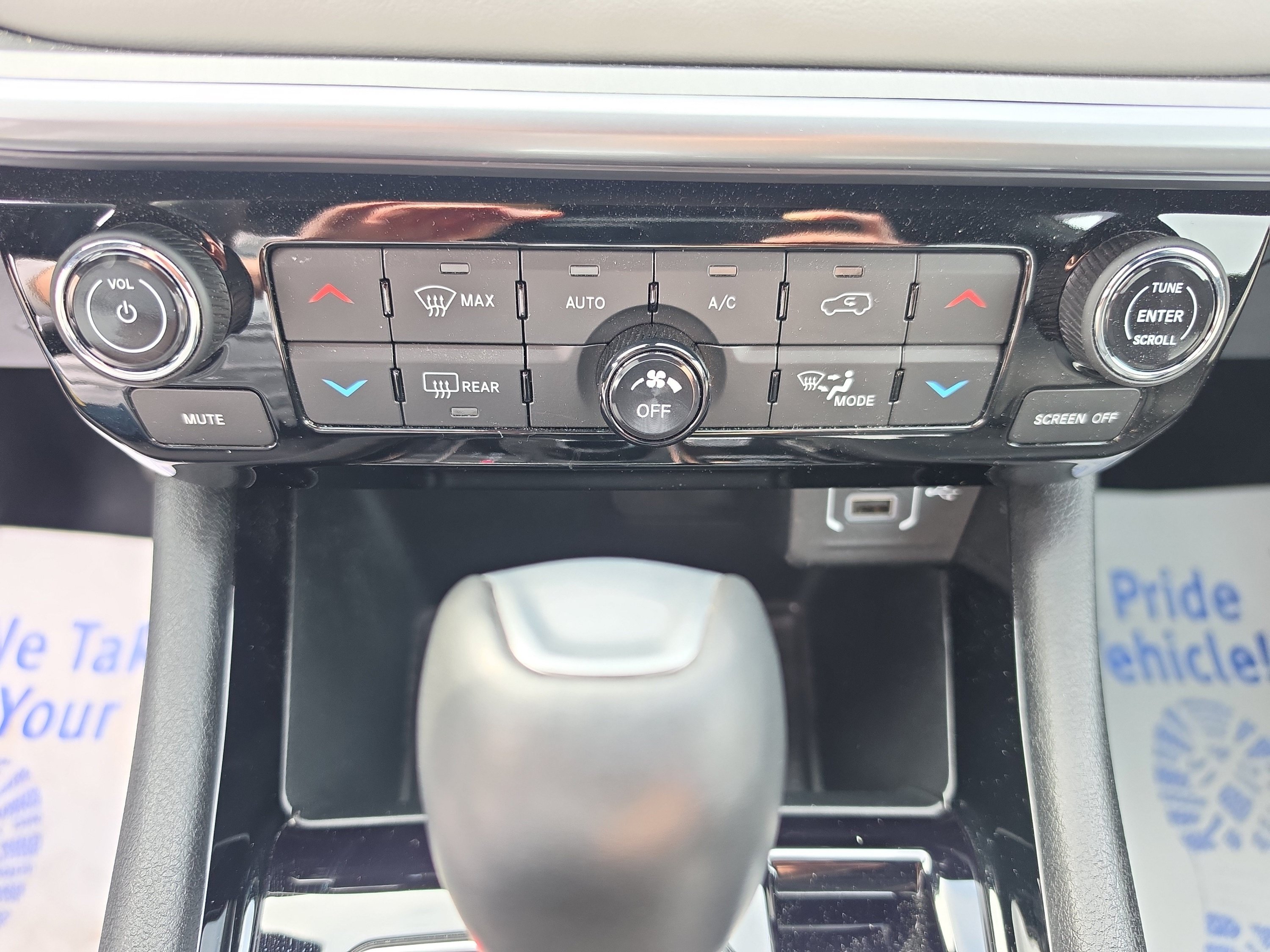 Used 2025 Jeep Compass Limited AWD/4WD image 19