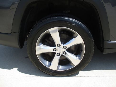 Used 2022 Jeep Grand Cherokee L Limited image 14