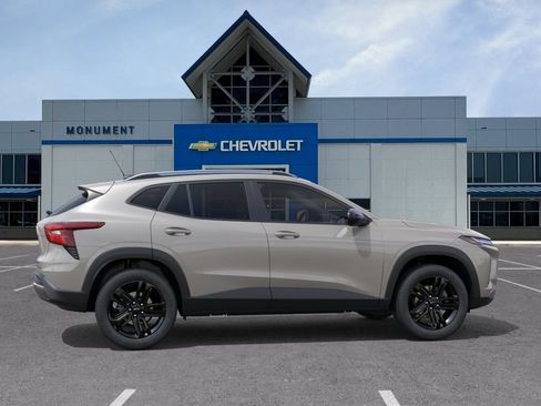New 2026 Chevrolet Trax ACTIV w/ Sunroof Package FWD image 5