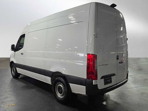 Used 2025 Mercedes-Benz Sprinter 2500 image 5