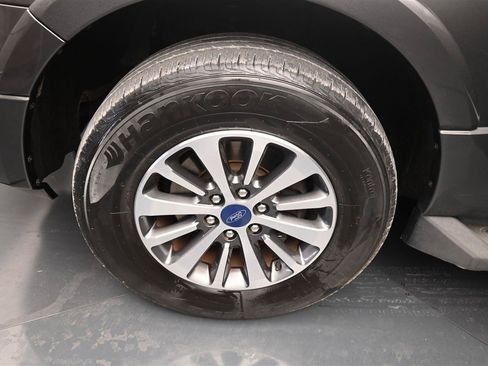 Used 2016 Ford Expedition XLT w/ Equipment Group 202A RWD image 15