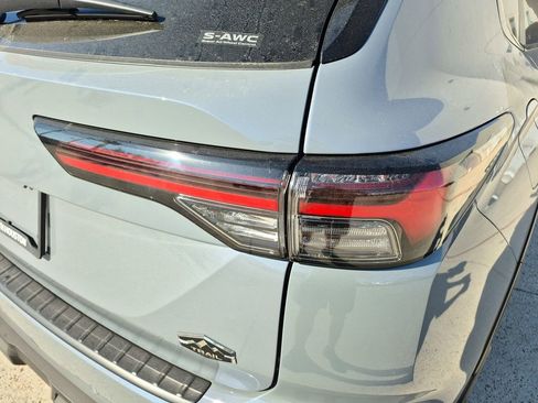 New 2025 Mitsubishi Outlander SE AWD/4WD image 11