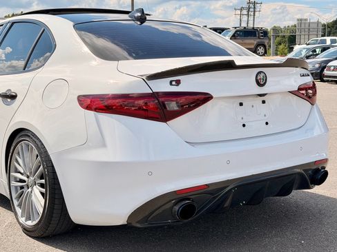 Used 2017 Alfa Romeo Giulia Ti RWD image 5