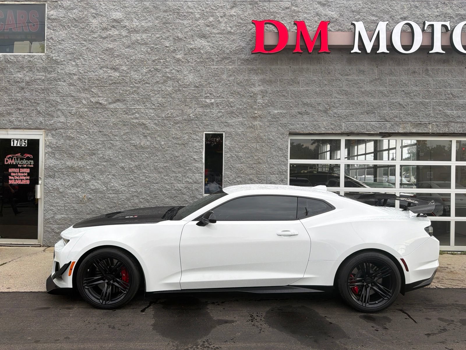 Used 2023 Chevrolet Camaro ZL1 RWD image 2