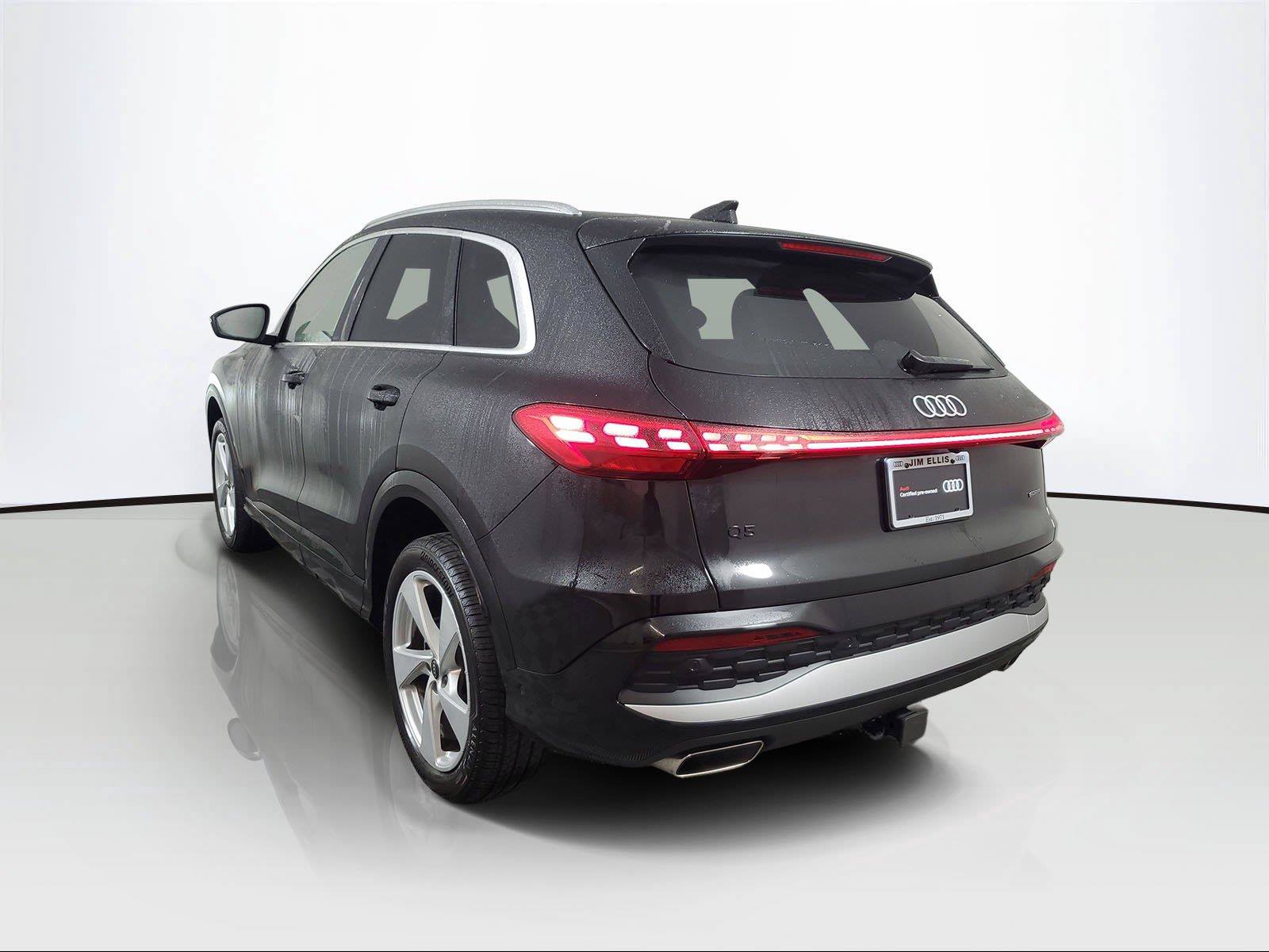 Certified 2025 Audi Q5 Premium AWD/4WD image 4