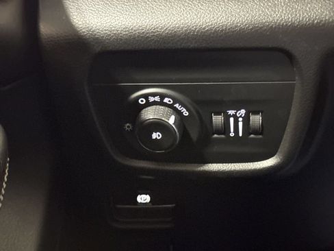 Used 2023 Jeep Grand Cherokee L Limited w/ Luxury Tech Group II AWD/4WD image 19