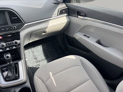 Used 2020 Hyundai Elantra SE image 15