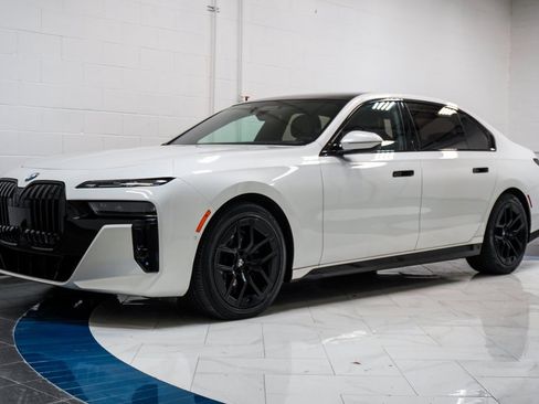 Used 2023 BMW 760i xDrive 760i xDrive w/ Executive Package image 4