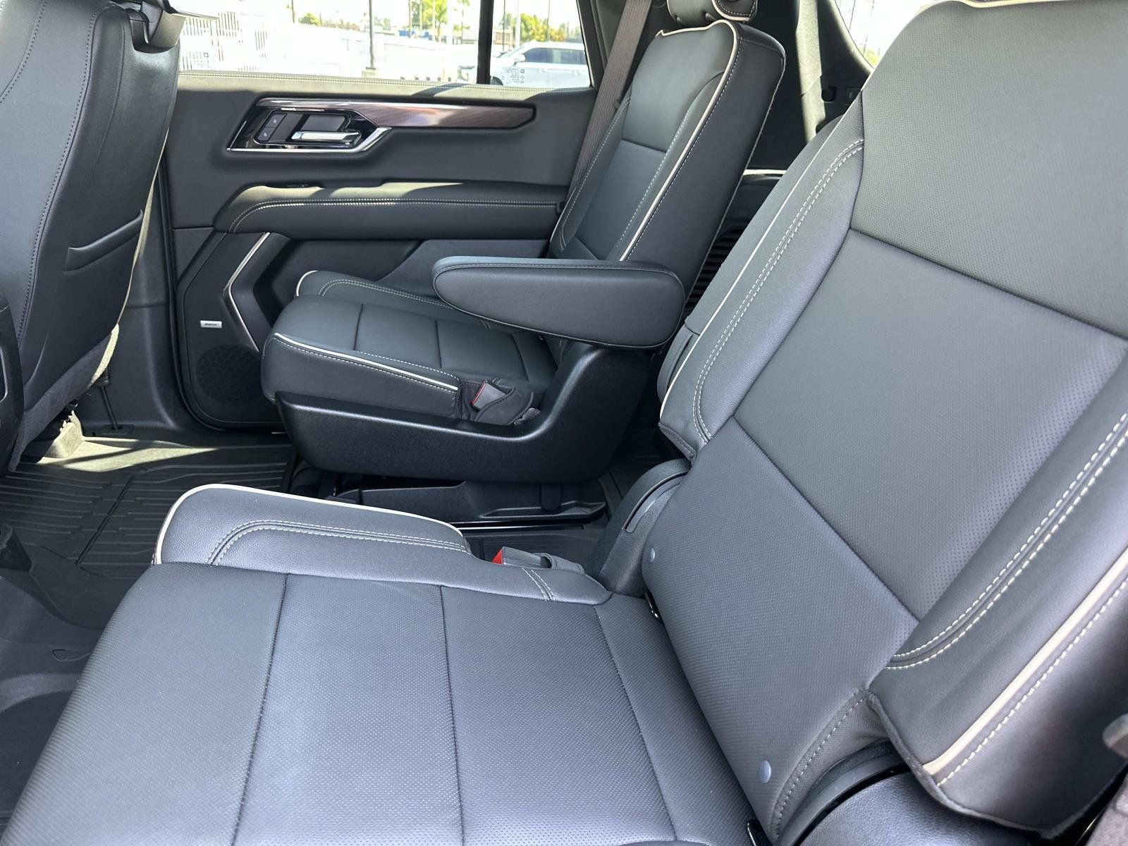 New 2026 GMC Yukon Elevation w/ Elevation Premium Package AWD/4WD image 23