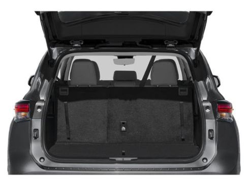 Used 2025 Toyota Highlander LE image 11