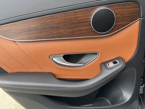 Used 2022 Mercedes-Benz GLC 300 4MATIC image 19