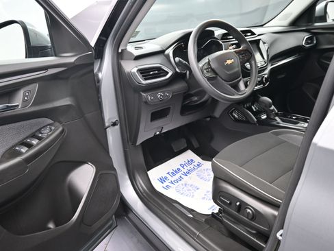 Certified 2023 Chevrolet TrailBlazer LT w/ Convenience Package FWD image 10