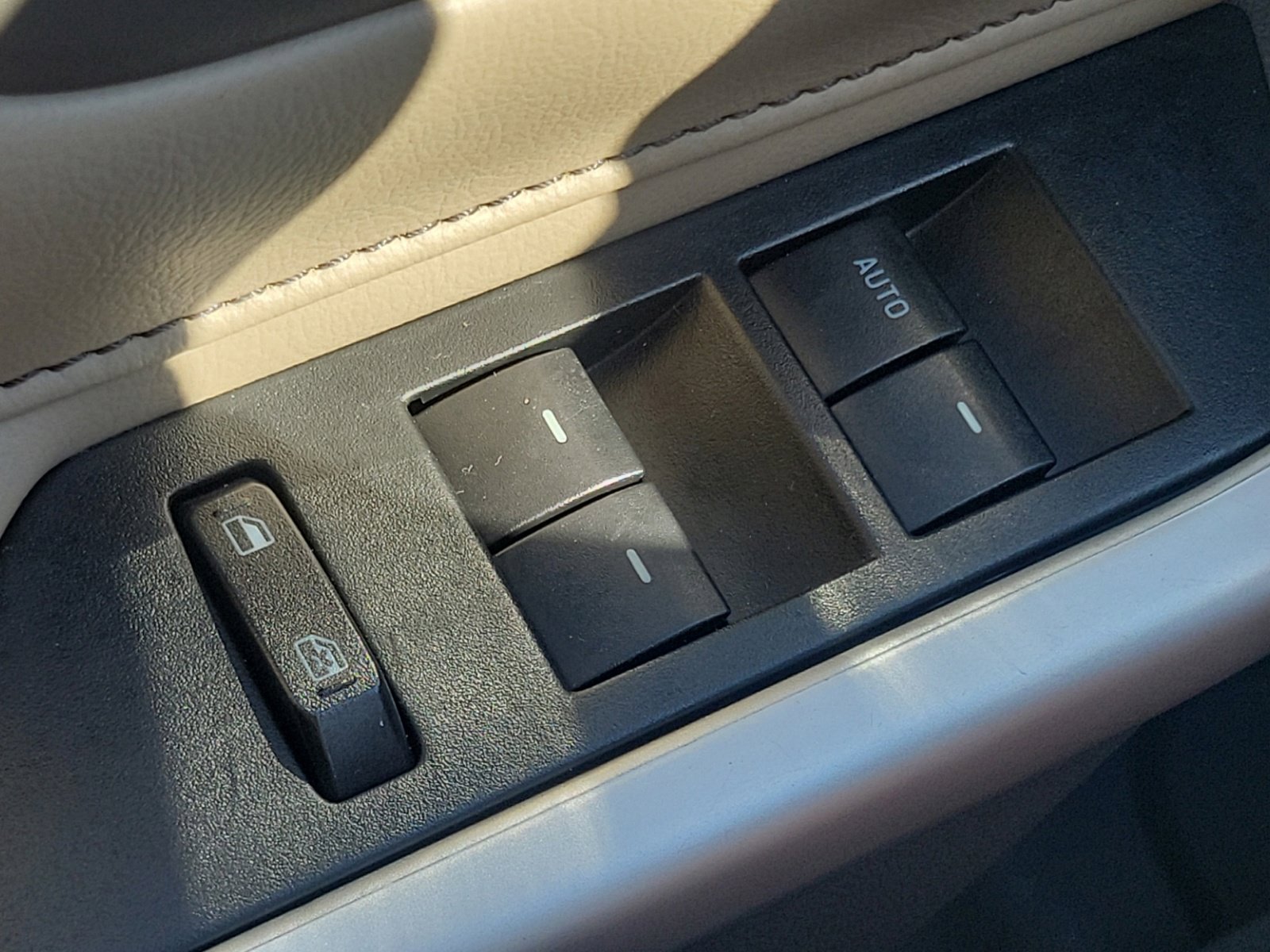 Used 2013 Ford Edge Limited FWD image 28