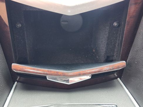 Used 2010 Cadillac SRX Luxury image 23