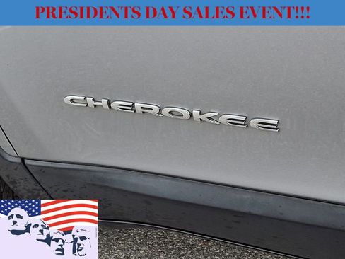Used 2014 Jeep Cherokee Limited image 31
