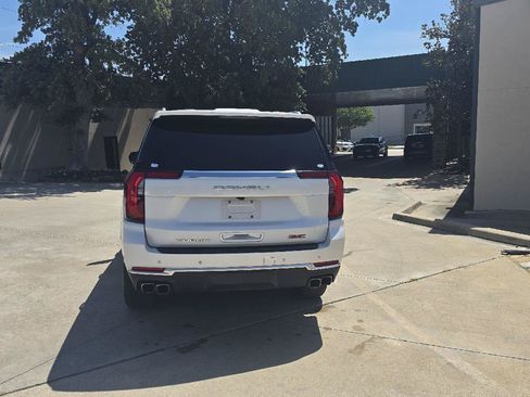 Used 2025 GMC Yukon Denali w/ LPO, Floor Liner Package AWD/4WD image 3