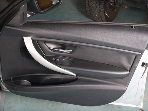 Used 2013 BMW 328i Sedan RWD image 29