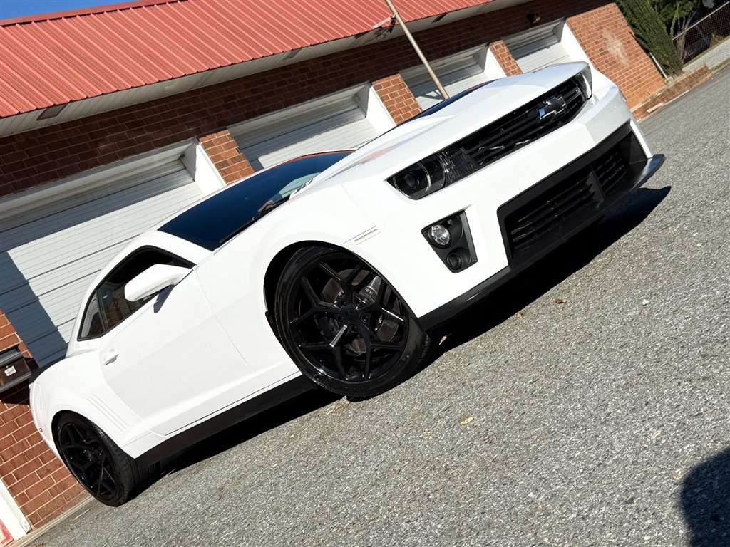 Used 2015 Chevrolet Camaro ZL1 RWD image 23