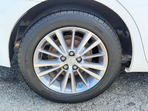 Used 2015 Toyota Corolla LE FWD image 77