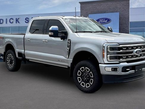 Used 2024 Ford F250 Platinum w/ FX4 Off-Road Package AWD/4WD image 1