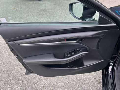 Used 2025 MAZDA MAZDA3 s Sport FWD image 13