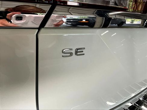 New 2026 Volkswagen Atlas SE image 25