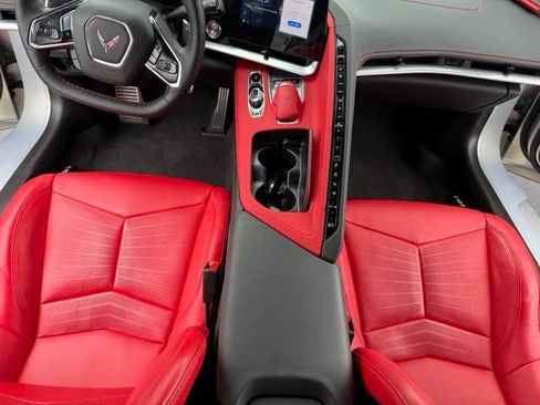 Used 2024 Chevrolet Corvette Stingray Preferred Cpe w/ Z51 Performance Package RWD image 20