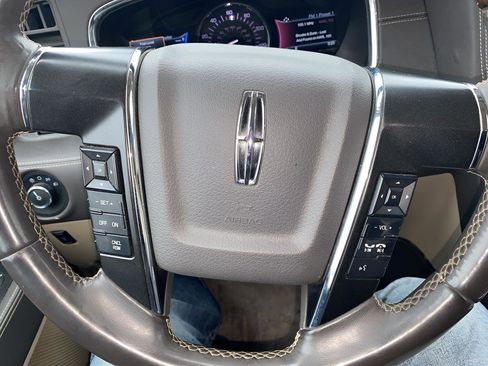 Used 2015 Lincoln Navigator L 4WD w/ Equipment Group 101A Reserve image 15
