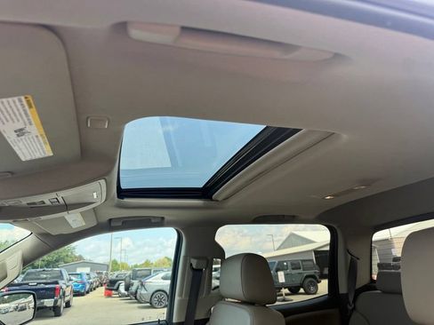 Used 2018 GMC Sierra 1500 SLT AWD/4WD image 5