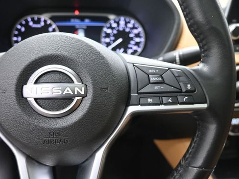 Used 2024 Nissan Sentra SV w/ SV Premium Package FWD image 14