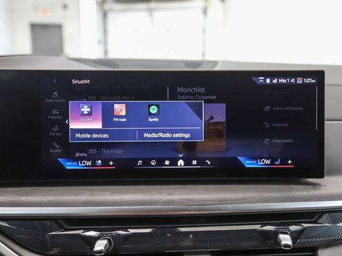 Used 2026 BMW X5 xDrive50e w/ Executive Package image 18