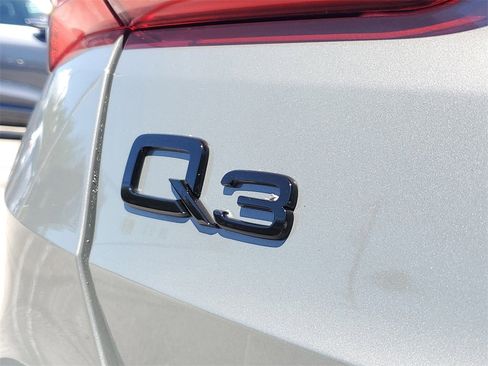New 2025 Audi Q3 2.0T Premium image 5