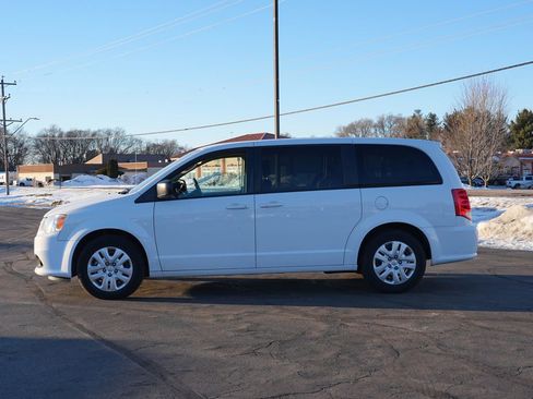 Used 2018 Dodge Grand Caravan SE w/ UConnect Hands-Free Group image 6