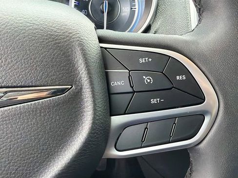 Used 2023 Chrysler 300 Touring w/ Sport Appearance Package RWD image 33