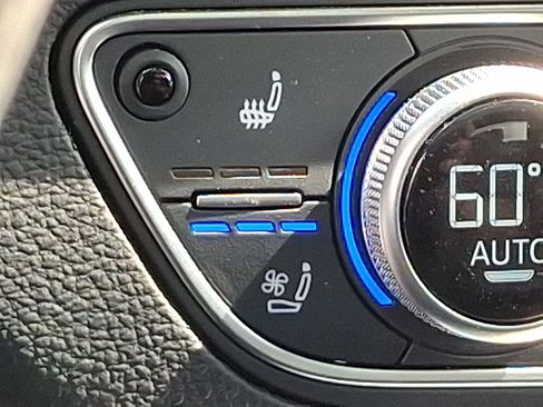 Certified 2025 Audi Q5 Prestige image 25