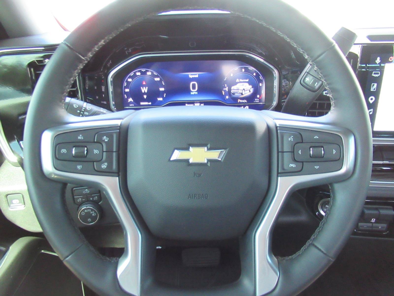 Used 2025 Chevrolet Silverado 1500 LT RWD image 26
