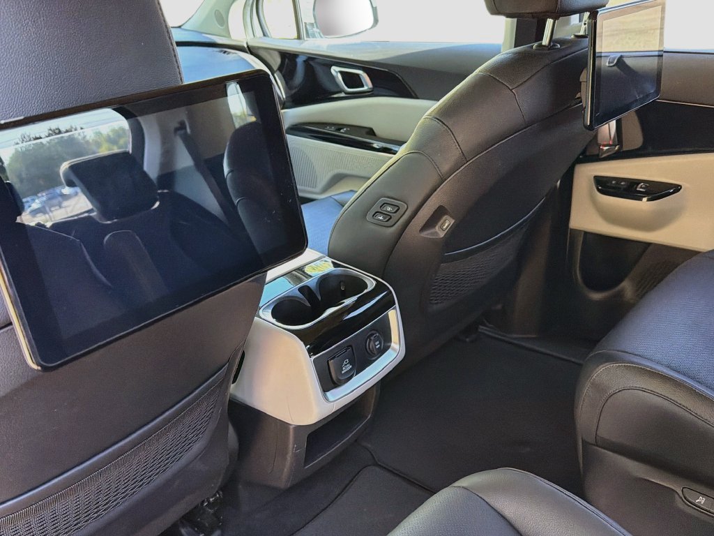 Used 2024 Kia Carnival SX Prestige FWD image 29