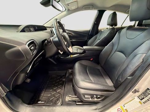 Certified 2017 Toyota Prius Prime Advanced w/ Carpet Mat Package image 19