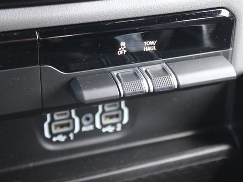 Used 2024 RAM 1500 Big Horn AWD/4WD image 8