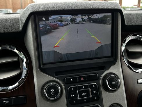 Used 2016 Ford F250 Lariat w/ Lariat Interior Package AWD/4WD image 20