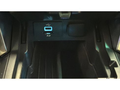 Used 2016 Ford Explorer Platinum AWD/4WD image 33