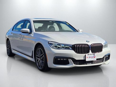 Used 2019 BMW 750i xDrive w/ M Sport Package AWD/4WD image 3