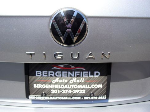 Used 2024 Volkswagen Tiguan SE FWD image 64