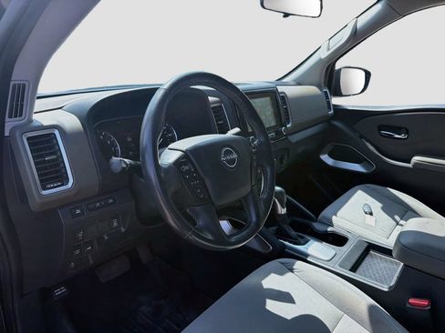 Used 2022 Nissan Frontier SV AWD/4WD image 9