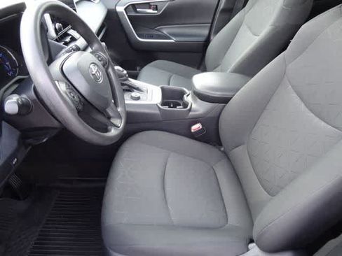 Used 2024 Toyota RAV4 XLE AWD/4WD image 6