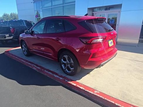 Used 2024 Ford Escape ST-Line image 2